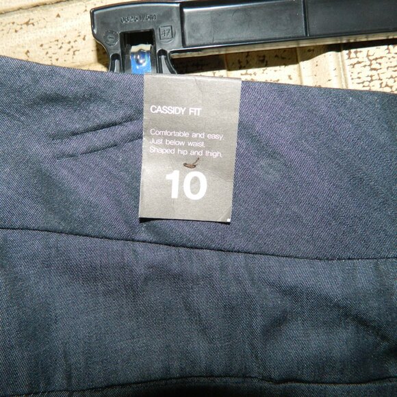 The Limited Cassidy Fit Blue Chambray Shorts Size 10 (F-42) - Picture 4 of 6